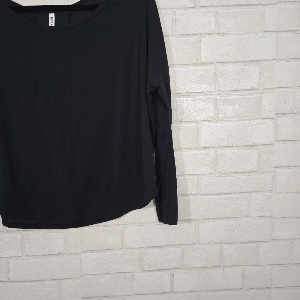 Fabletics long sleeve tee - Picture 4 of 13